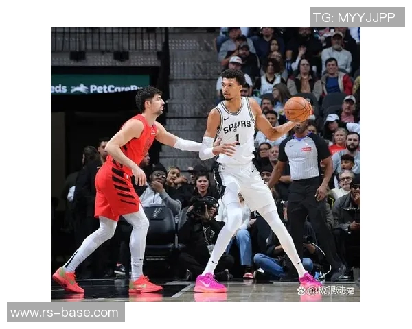 NBA马刺与雷霆今日直播对决精彩瞬间全程回顾与分析