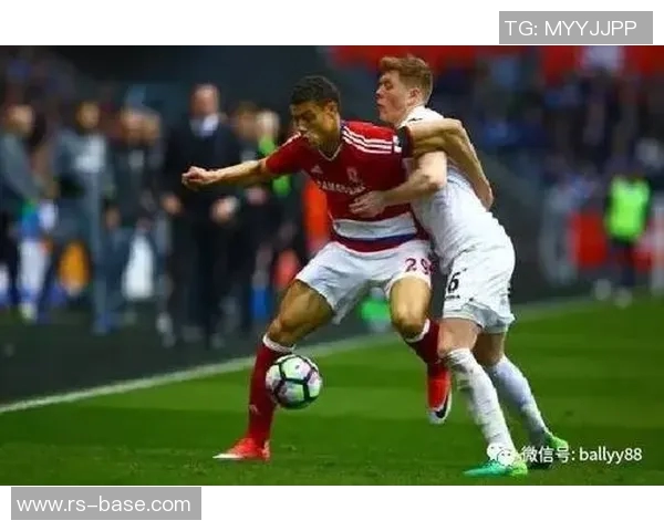 侯城与史云斯的精彩对决揭示了足球战术与团队合作的完美结合